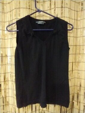 Maxime black sleeveless V-neck sweater vest in a size Medium